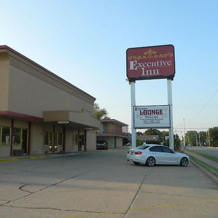 Executive Inn Ponca City Buitenkant foto