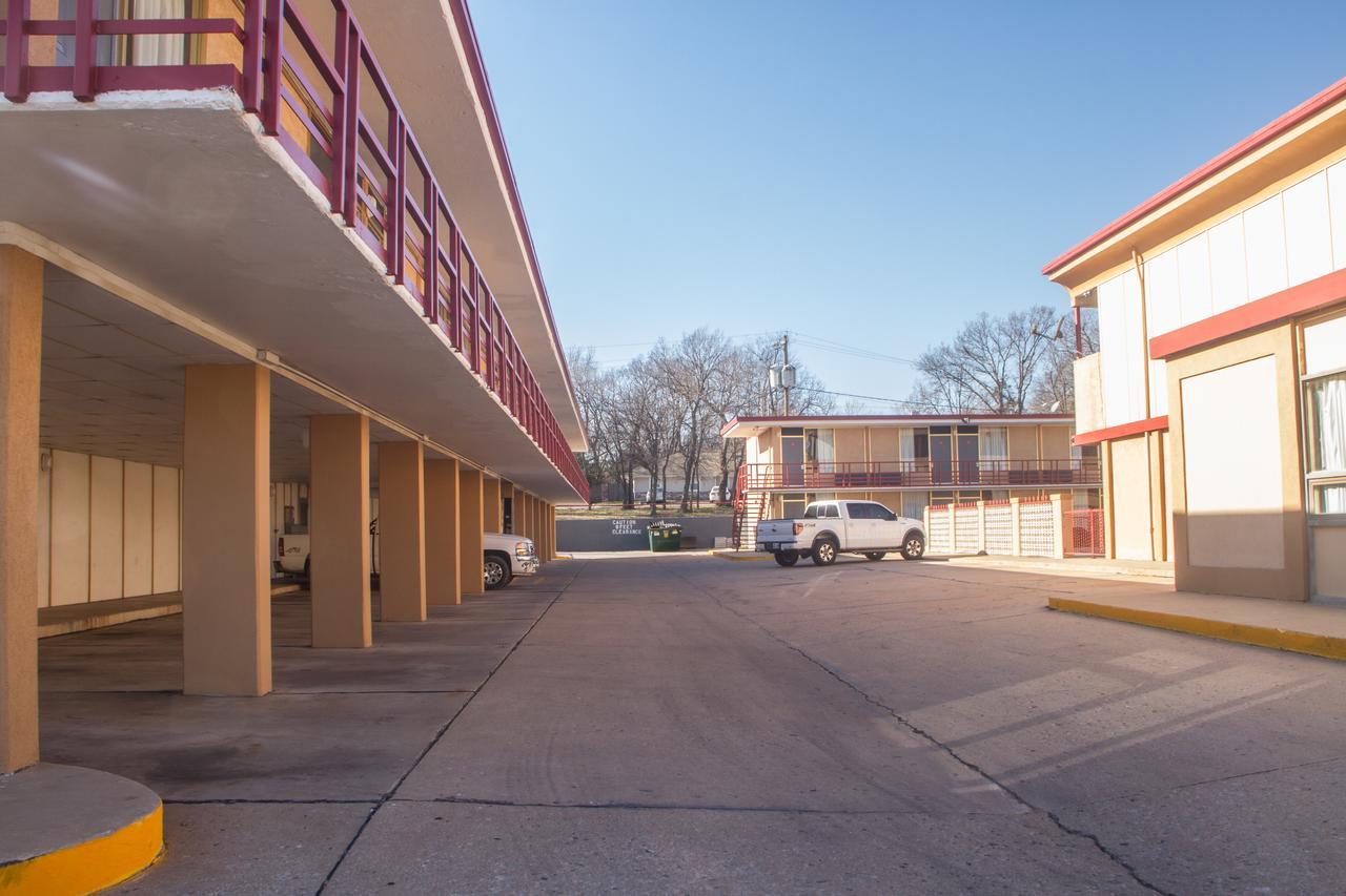 Executive Inn Ponca City Buitenkant foto